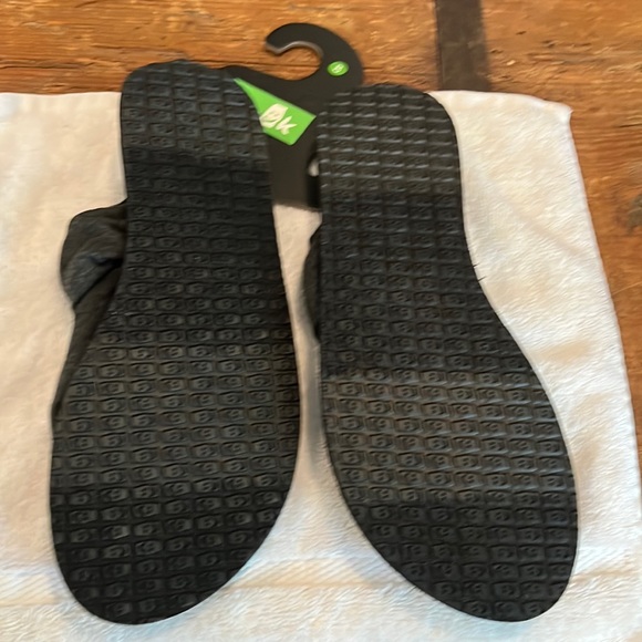 Sanuk Women’s Sandals size 8 - Picture 2 of 2
